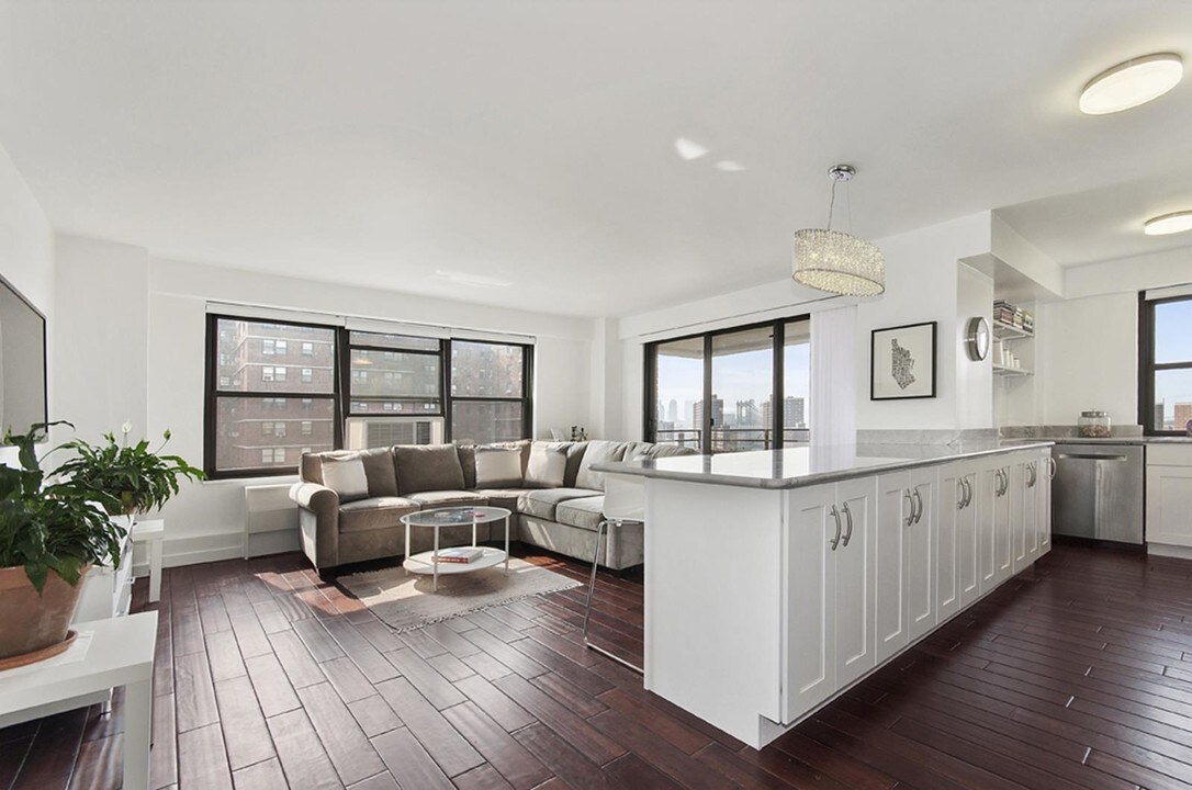 383 Grand St-Unit -M-1603 in New York, NY - Building Photo