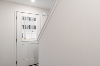 154 Dusky Willow Dr in Reynoldsburg, OH - Building Photo - Building Photo