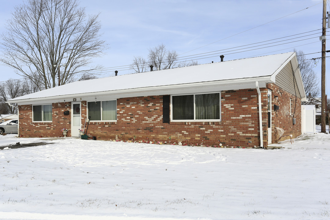 Firelands Manor in Norwalk, OH - Building Photo