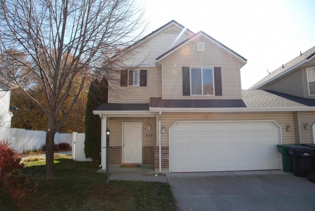 857 Quinn Ct in Ogden, UT - Building Photo