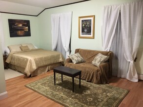 39 Outlook Ave in West Hartford, CT - Building Photo - Building Photo