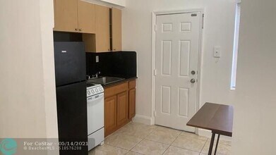 545 Michigan Ave in Miami Beach, FL - Building Photo - Building Photo