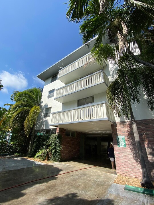 921 Jefferson Ave, Unit 3B in Miami Beach, FL - Building Photo