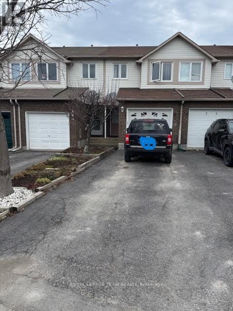 20 Spruce Cres
