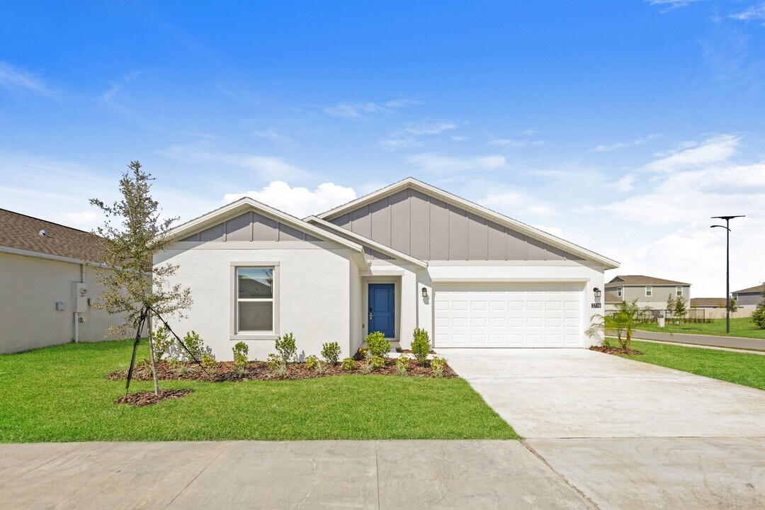 2778 Pioneer Trl in Eagle Lake, FL - Building Photo