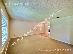 1883 E Brandon Ln in Fresno, CA - Building Photo - Building Photo