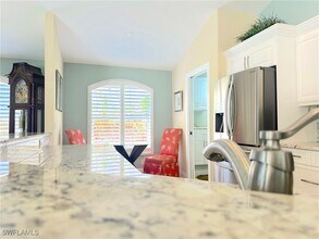 2026 Terrazzo Ln in Naples, FL - Foto de edificio - Building Photo