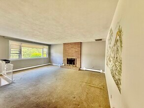 90 Grover Rd in Medford, MA - Building Photo - Building Photo