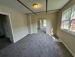 124 N Beard St in Danville, IL - Building Photo - Building Photo