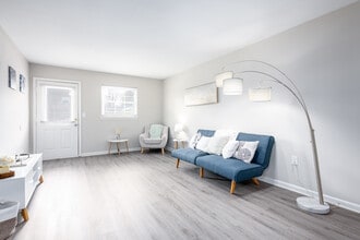 Charleston Apartments in Winston-Salem, NC - Building Photo - Interior Photo