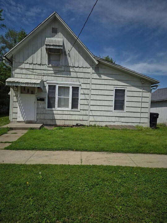 405 N Webster St in Ottumwa, IA - Foto de edificio
