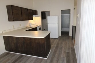 2332 Linda Vista Dr in Klamath Falls, OR - Building Photo - Building Photo