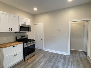 26 Kenwood St, Unit 1 in Cambridge, MA - Building Photo - Building Photo