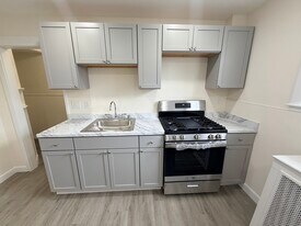 543 Broadway, Unit 1R in Somerville, MA - Building Photo
