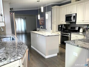 75 Union City Rd in Naugatuck, CT - Building Photo - Building Photo