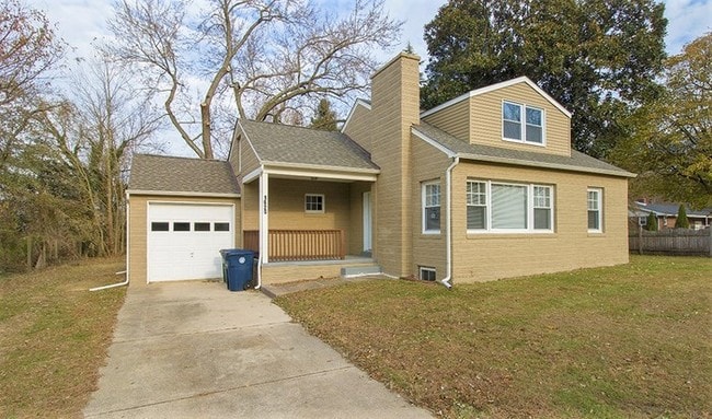 property at 1620 N Main St