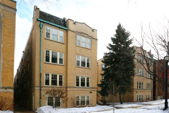 818-20 Forest Ave. in Evanston, IL - Foto de edificio - Building Photo