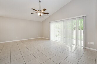 320 MacGregor Rd in Winter Springs, FL - Foto de edificio - Building Photo