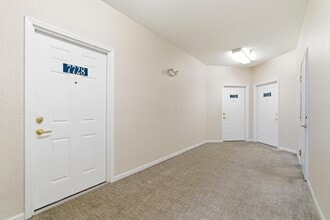 7728 S Essex Gate Dr in Dublin, OH - Building Photo - Building Photo