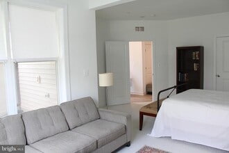 4975 Longmire Wy in Chantilly, VA - Building Photo - Building Photo