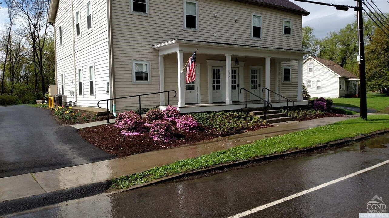 292 Mansion St in Coxsackie, NY - Building Photo