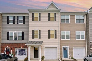 2444 Drake Ln in Fredericksburg, VA - Building Photo