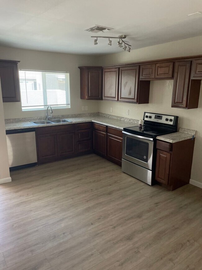 3025 N 24th Dr in Phoenix, AZ - Building Photo - Building Photo