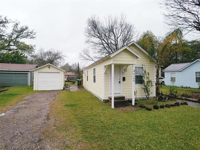 property at 2104 N Galveston Ave