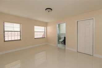 3832 SW 89th Ct in Miami, FL - Building Photo - Building Photo