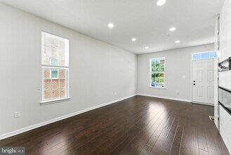 1111 Trenton Pl SE in Washington, DC - Building Photo - Building Photo