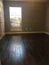 3400 Timmons Ln in Houston, TX - Building Photo - Building Photo