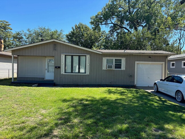 3522 S Everett St in Wichita, KS - Building Photo - Building Photo