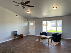 532 Scenic Loop in Culver, OR - Building Photo - Building Photo