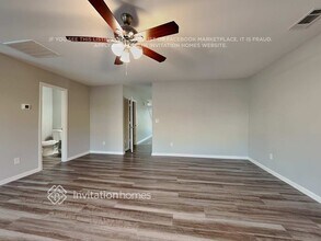 1942 Greenbrook Trl in Dallas, NC - Foto de edificio - Building Photo