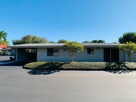 500 Park Blvd S, Unit 77 in Venice, FL - Building Photo