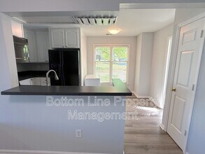 9031 J M Keynes Dr in Charlotte, NC - Building Photo - Building Photo