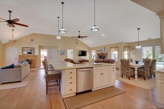 3045 Rocky Point Rd in East Marion, NY - Building Photo - Building Photo