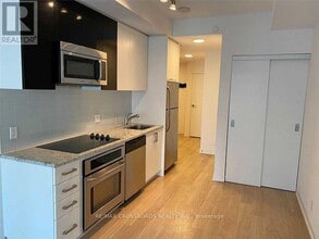 98-598 Lillian St in Toronto, ON - Building Photo - Building Photo
