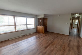 1213 E Smiley Ln in Columbia, MO - Building Photo - Building Photo