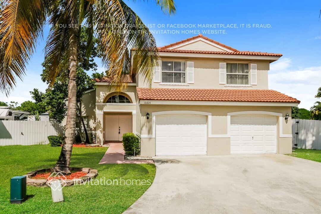 16605 NW 10th St in Pembroke Pines, FL - Building Photo