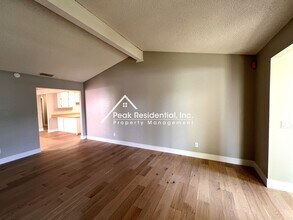 7639 Clover Woods Ct in Sacramento, CA - Building Photo - Building Photo