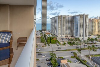 1985 S Ocean Dr, Unit #15G in Hallandale Beach, FL - Foto de edificio - Building Photo