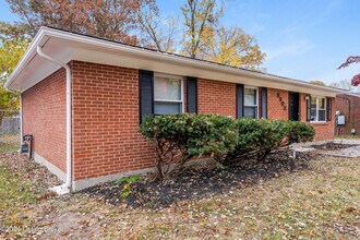 8903 Willowcreek Dr in Louisville, KY - Building Photo - Building Photo