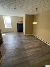 252 Harris St, Unit B2 in East Stroudsburg, PA - Foto de edificio - Building Photo