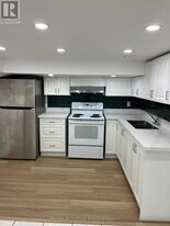 3244 Lawrence Ave E in Toronto, ON - Building Photo