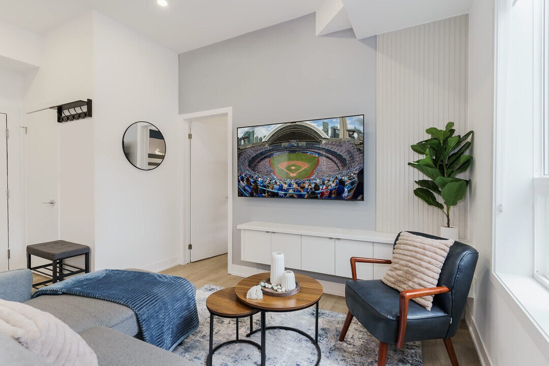 168 McCaul St in Toronto, ON - Building Photo