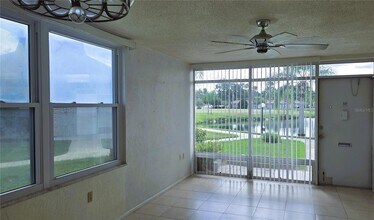 4358 Tahitian Gardens Cir, Unit H in Holiday, FL - Foto de edificio - Building Photo