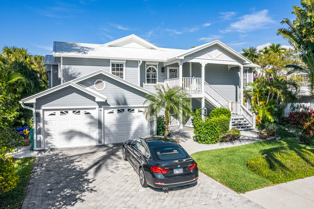 Driftwood of Olde Naples in Naples, FL - Building Photo