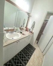 800 NW 44th Ave in Miami, FL - Building Photo - Building Photo