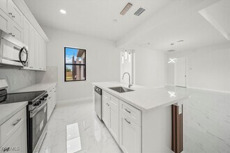 9 NW 14th Pl in Cape Coral, FL - Building Photo - Building Photo